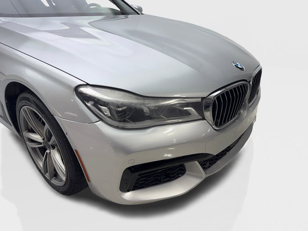Used 2017 BMW 750i xDrive image 17
