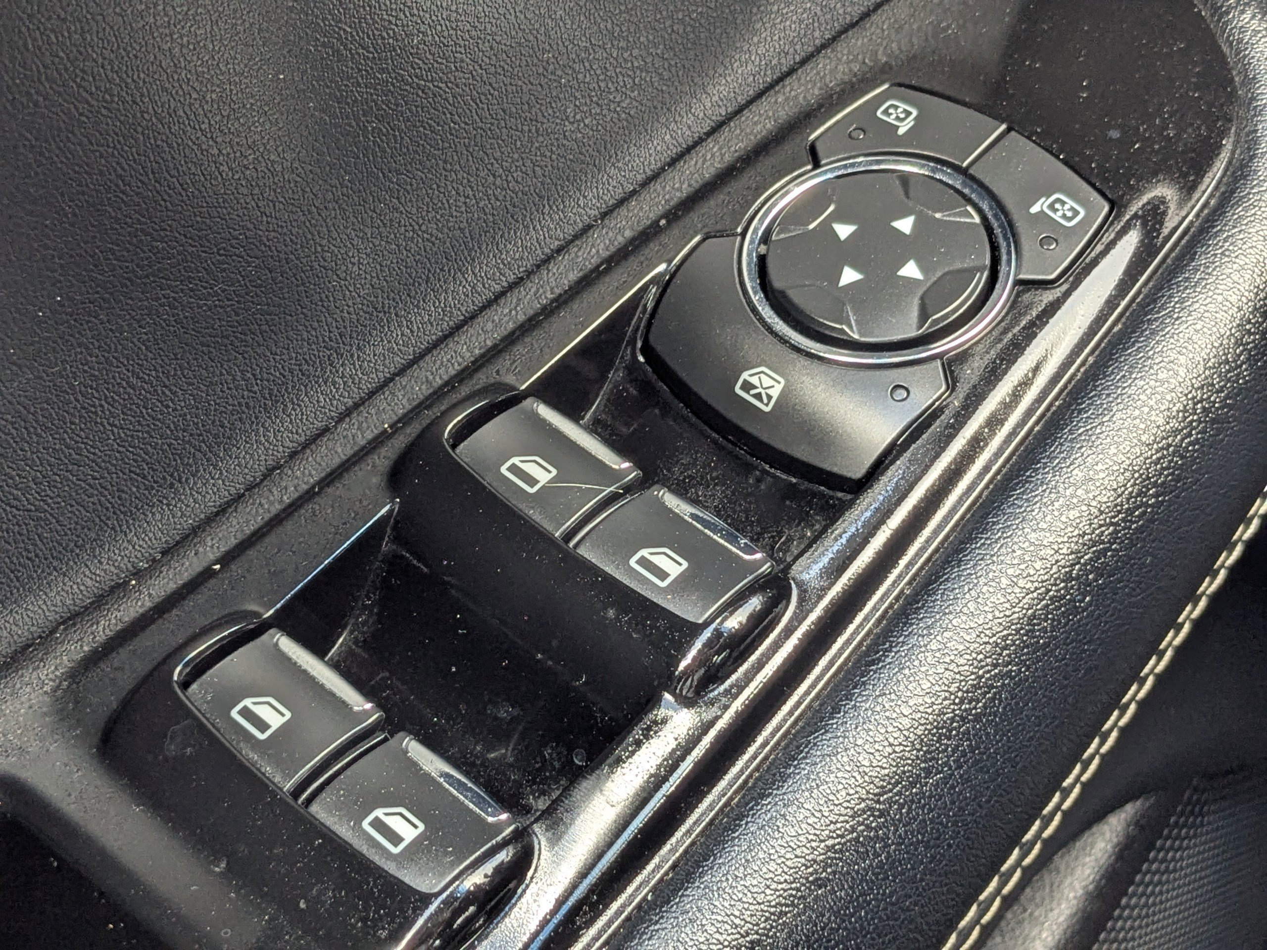 Used 2019 Ford Edge ST w/ Convenience Package image 24