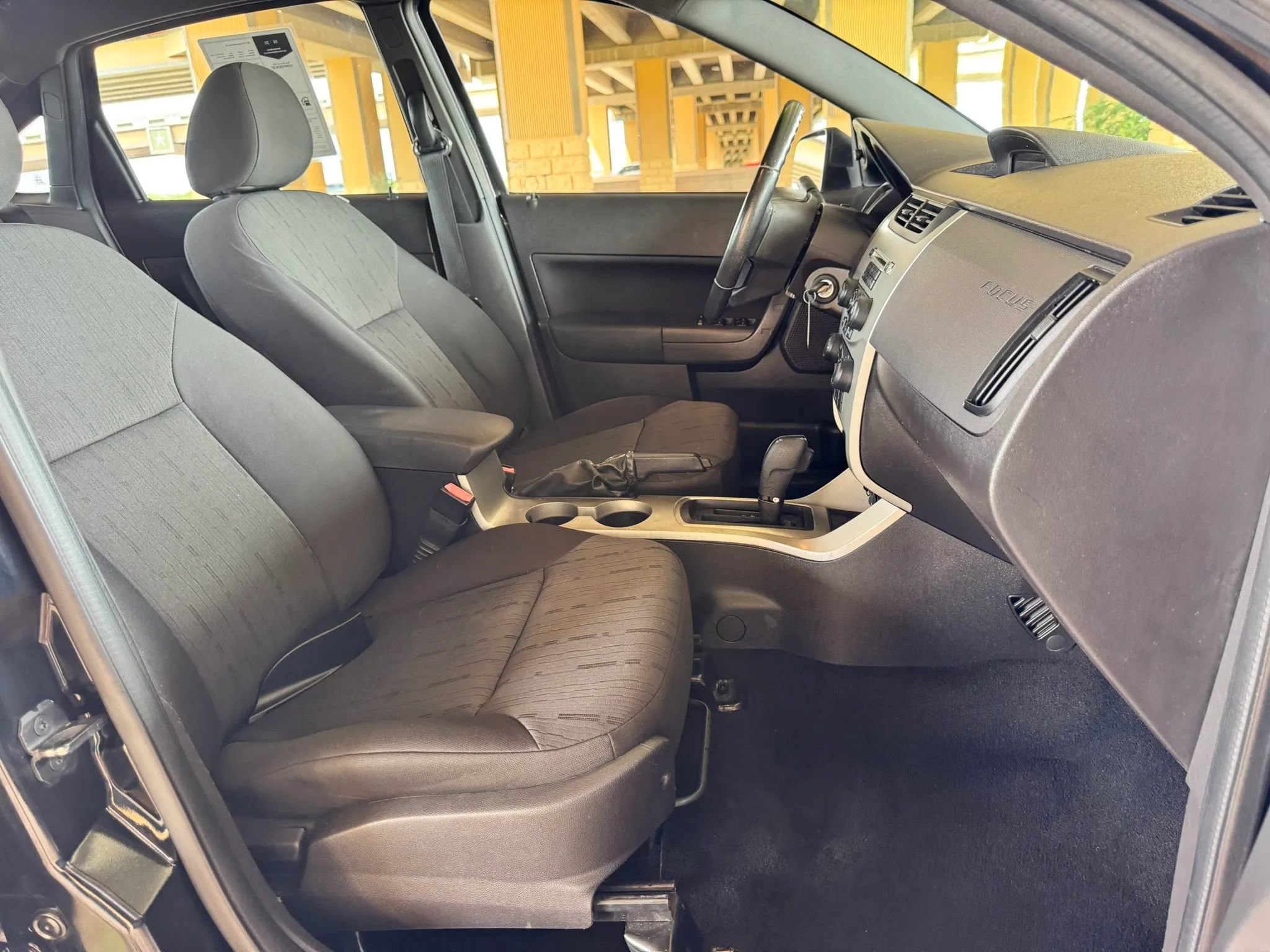 Used 2011 Ford Focus SE w/ 201A Rapid Spec Order Code FWD image 25