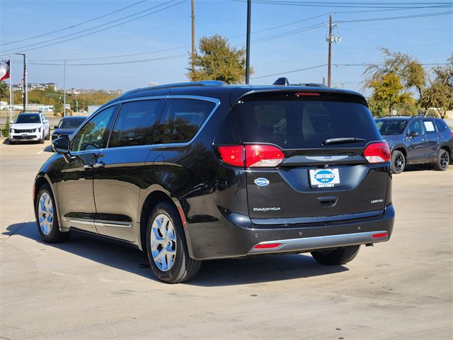 Used 2020 Chrysler Pacifica Limited image 5