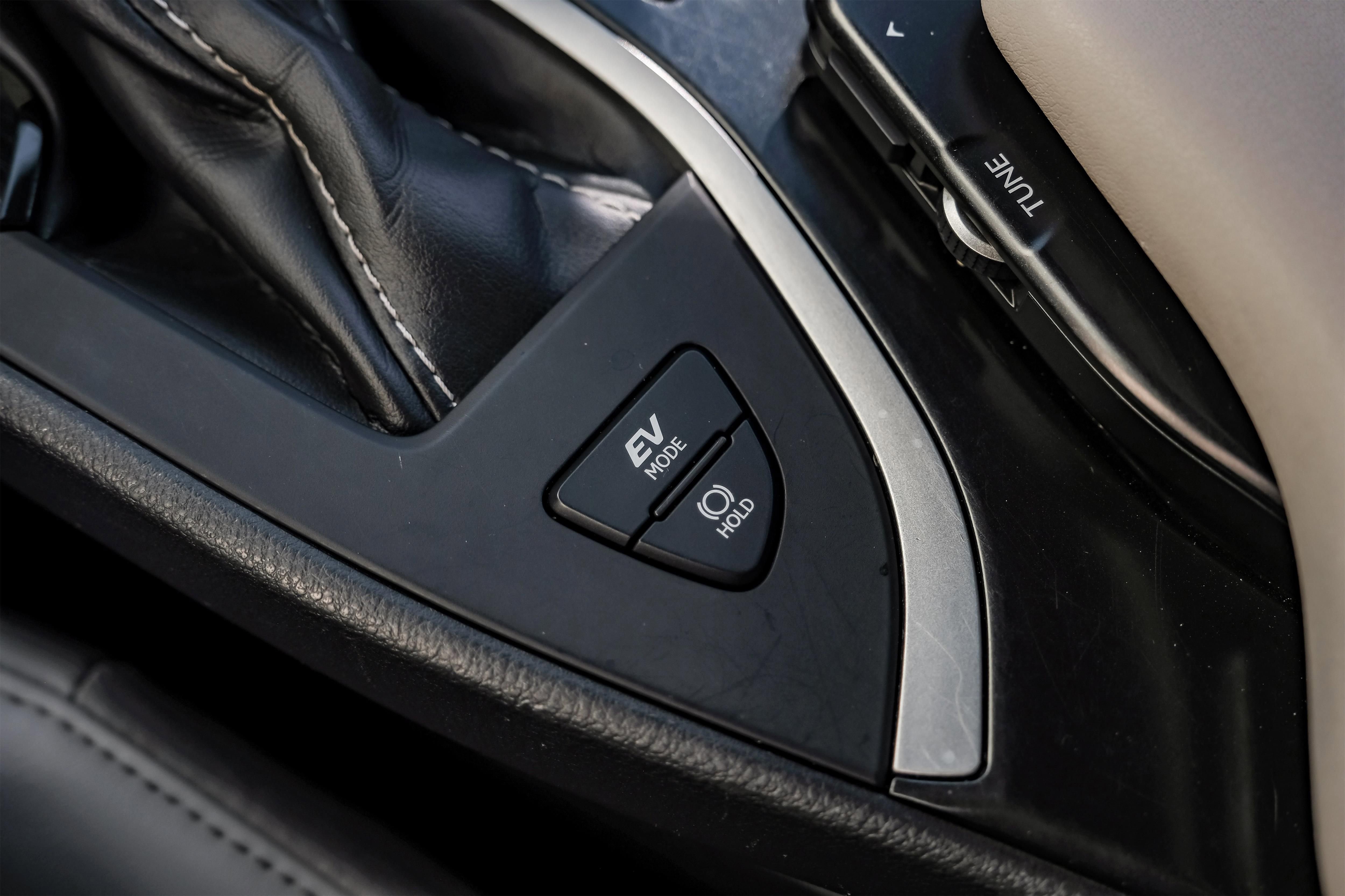 Used 2021 Lexus UX 250h w/ Premium Package image 24