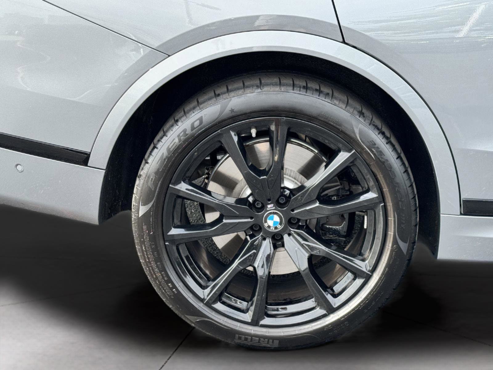 Used 2025 BMW X7 M60i image 81