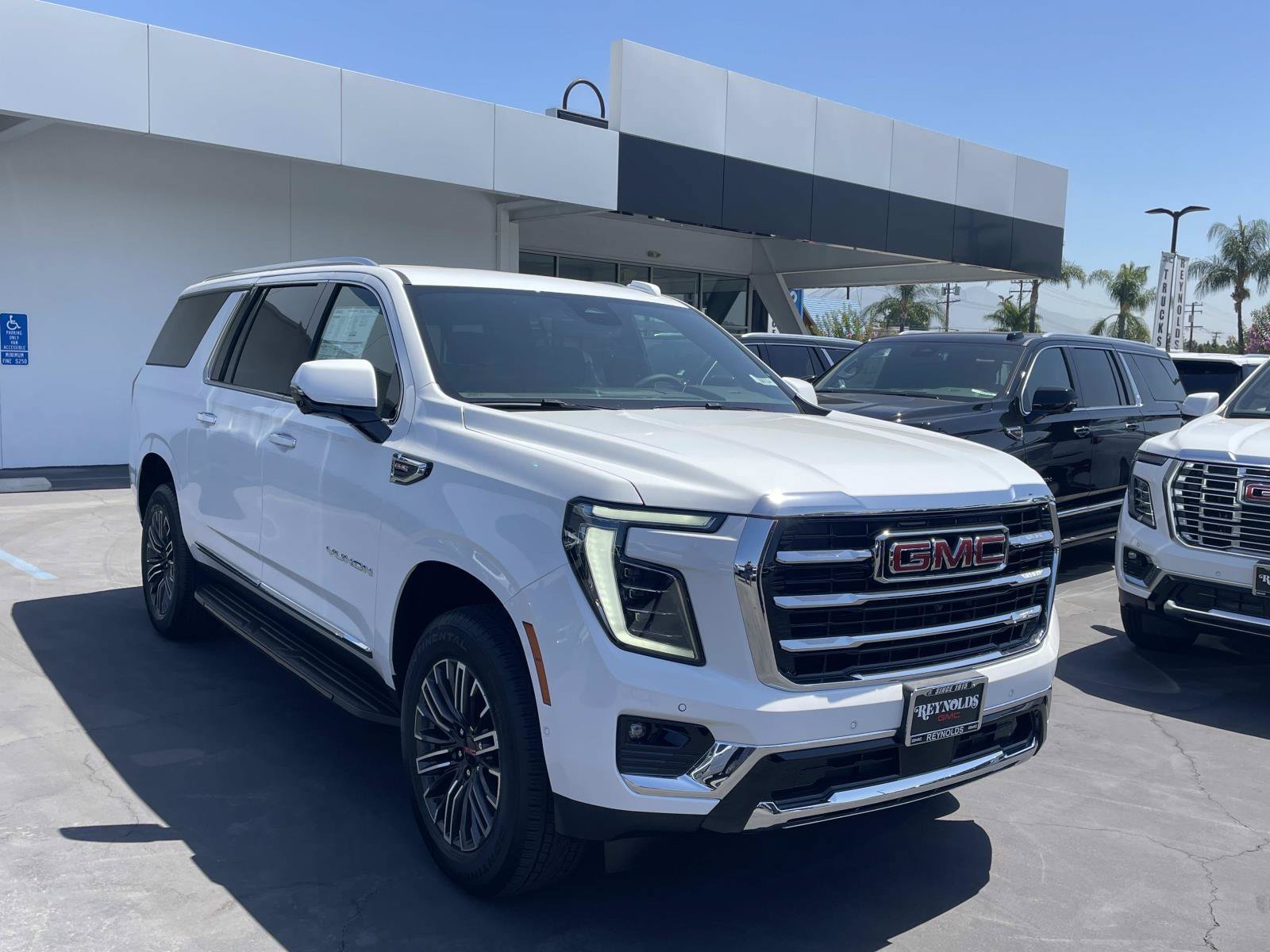 New 2026 GMC Yukon XL Elevation RWD image 3