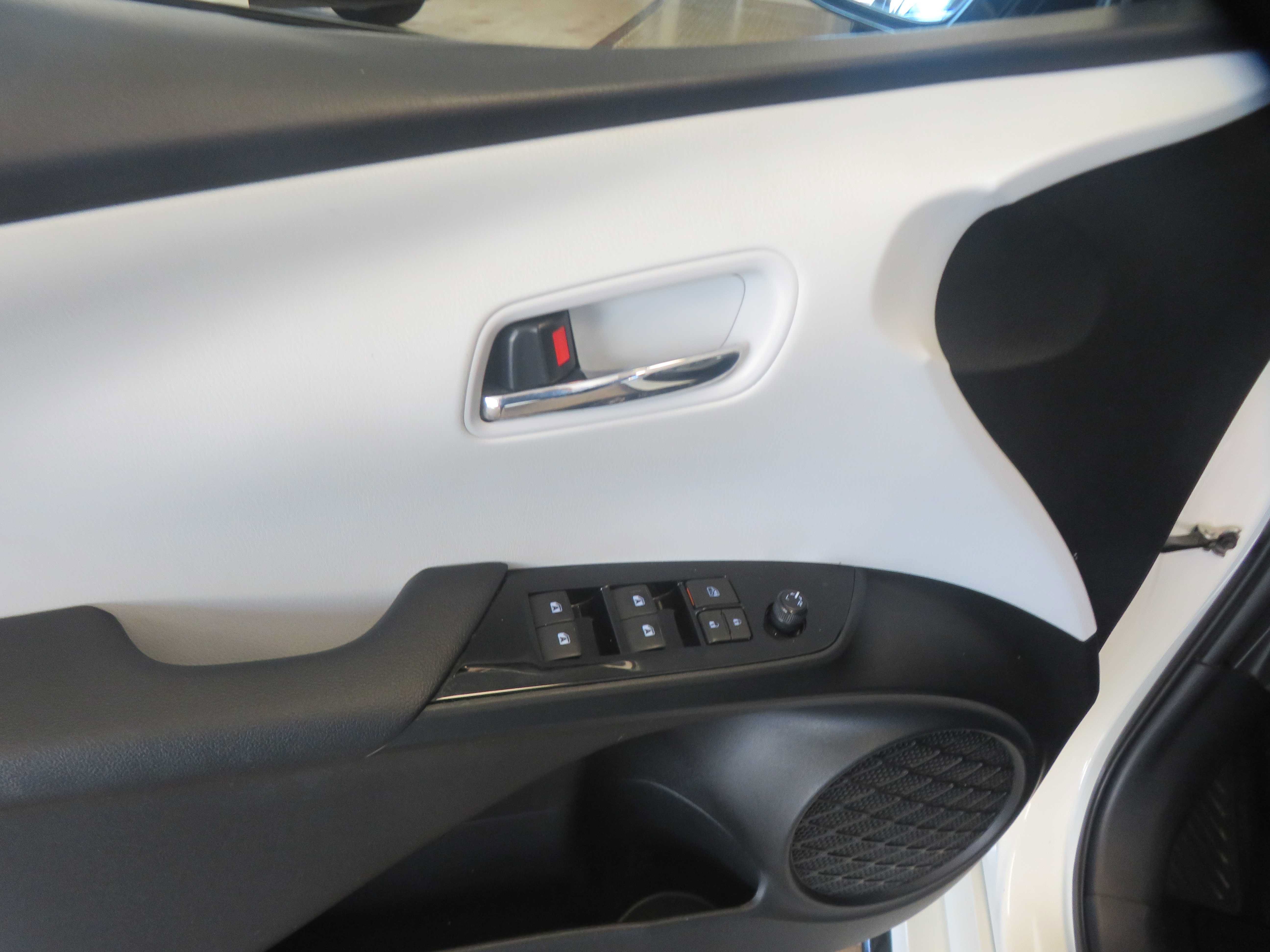 Used 2017 Toyota Prius Four Touring w/ Appearance Package FWD image 14