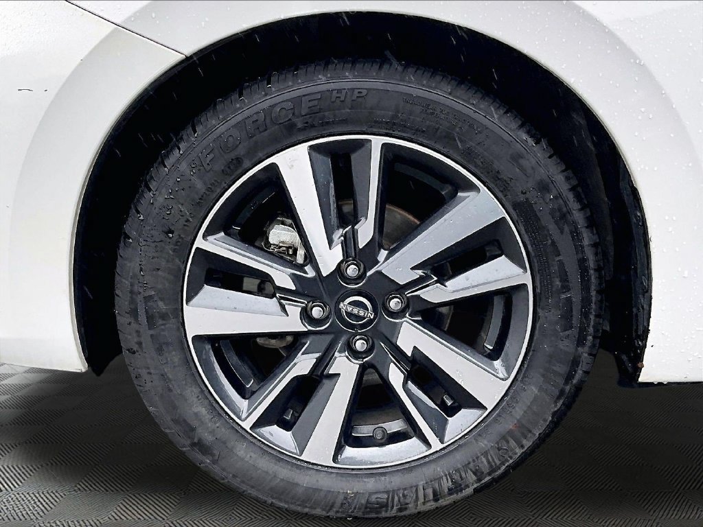 Used 2025 Nissan Versa SV FWD image 7