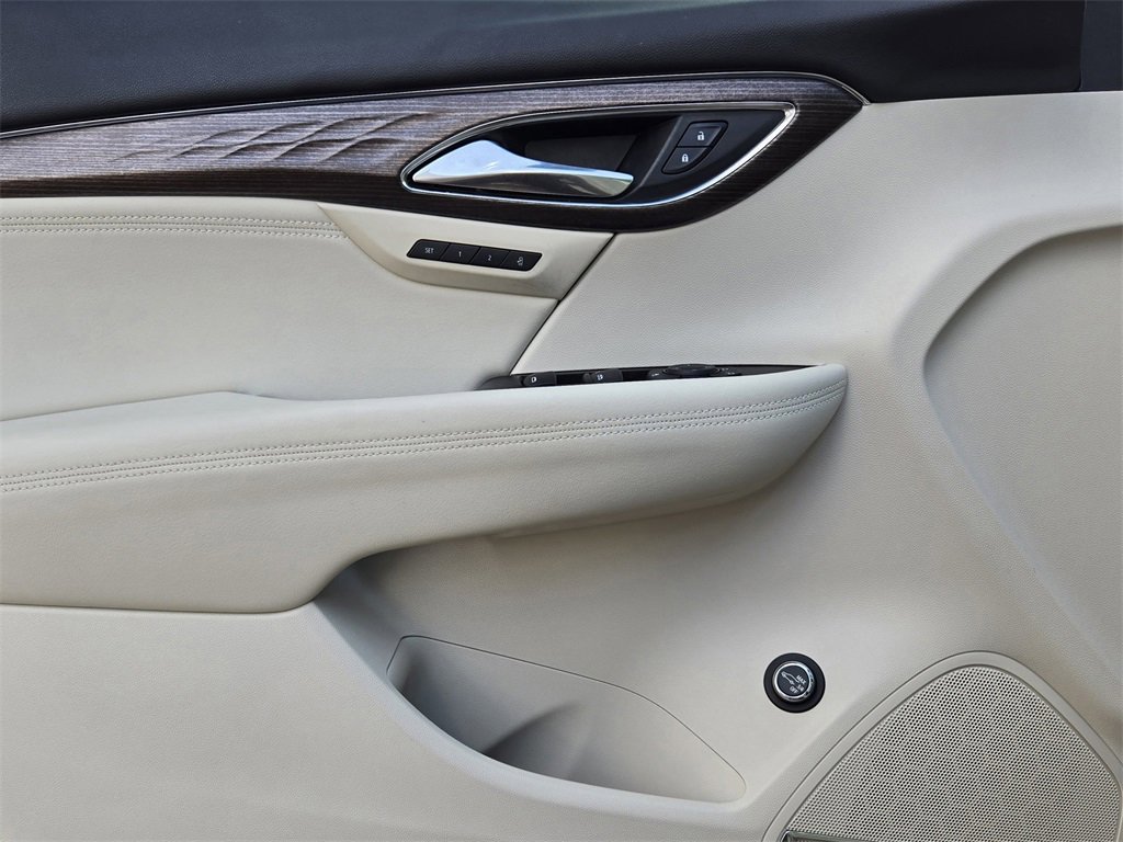 Used 2023 Buick Envision Avenir image 22