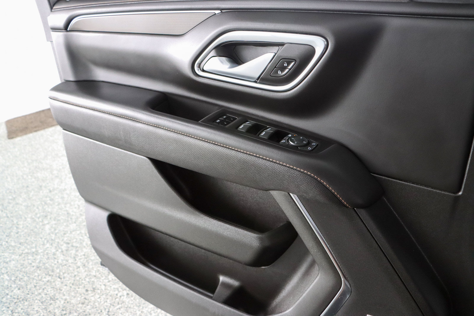 Used 2022 GMC Yukon AT4 AWD/4WD image 25
