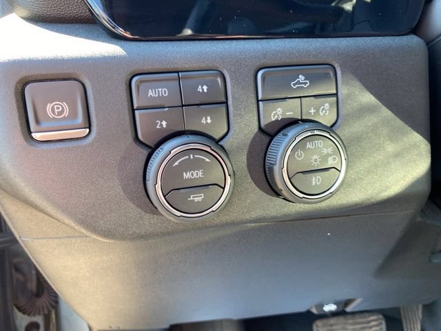 Used 2023 Chevrolet Silverado 1500 RST w/ Max Trailering Package AWD/4WD image 18