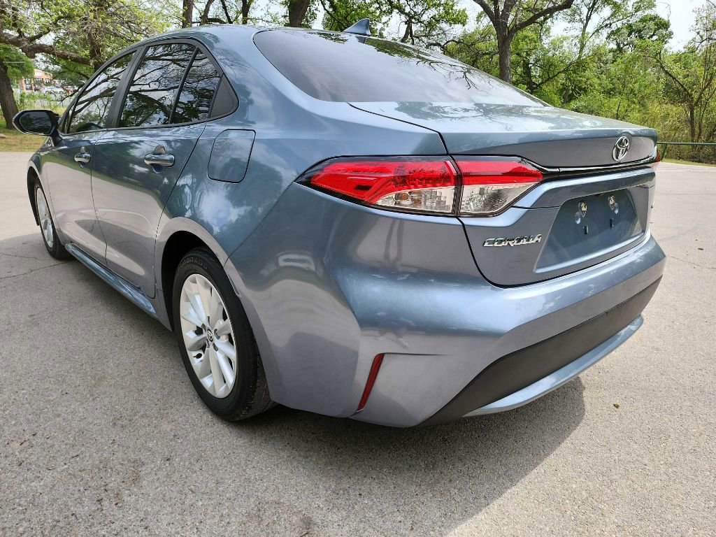Used 2020 Toyota Corolla LE w/ LE Premium Package FWD image 4