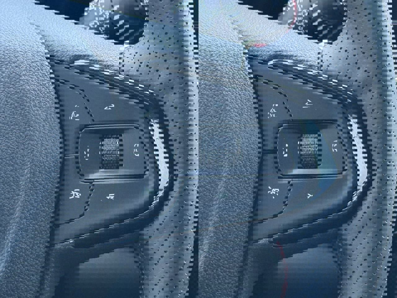 New 2026 Chevrolet Trax RS w/ Sunroof Package image 14