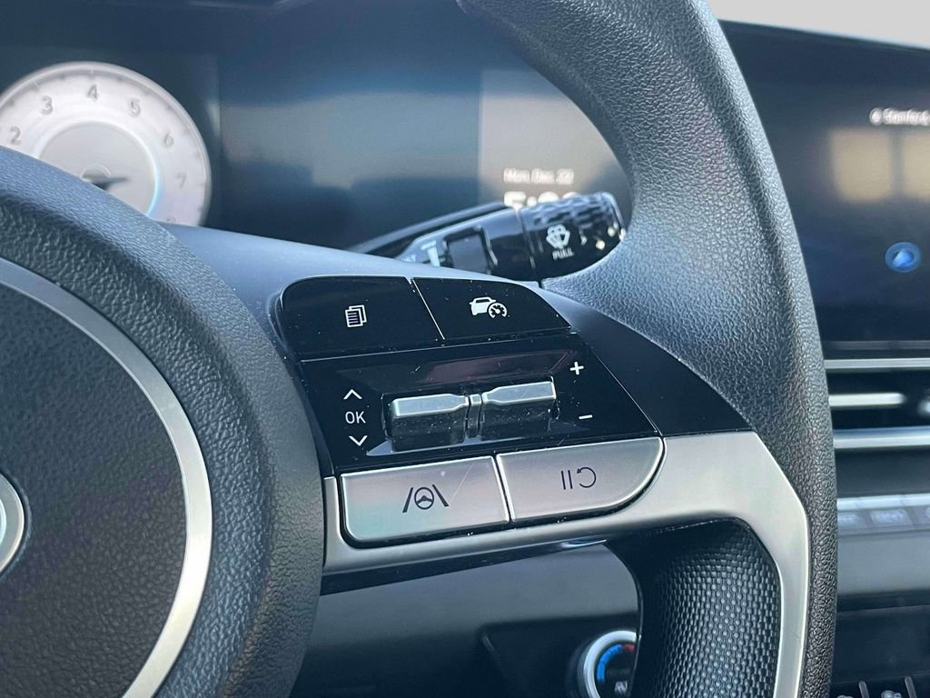 Used 2024 Hyundai Elantra SEL image 22