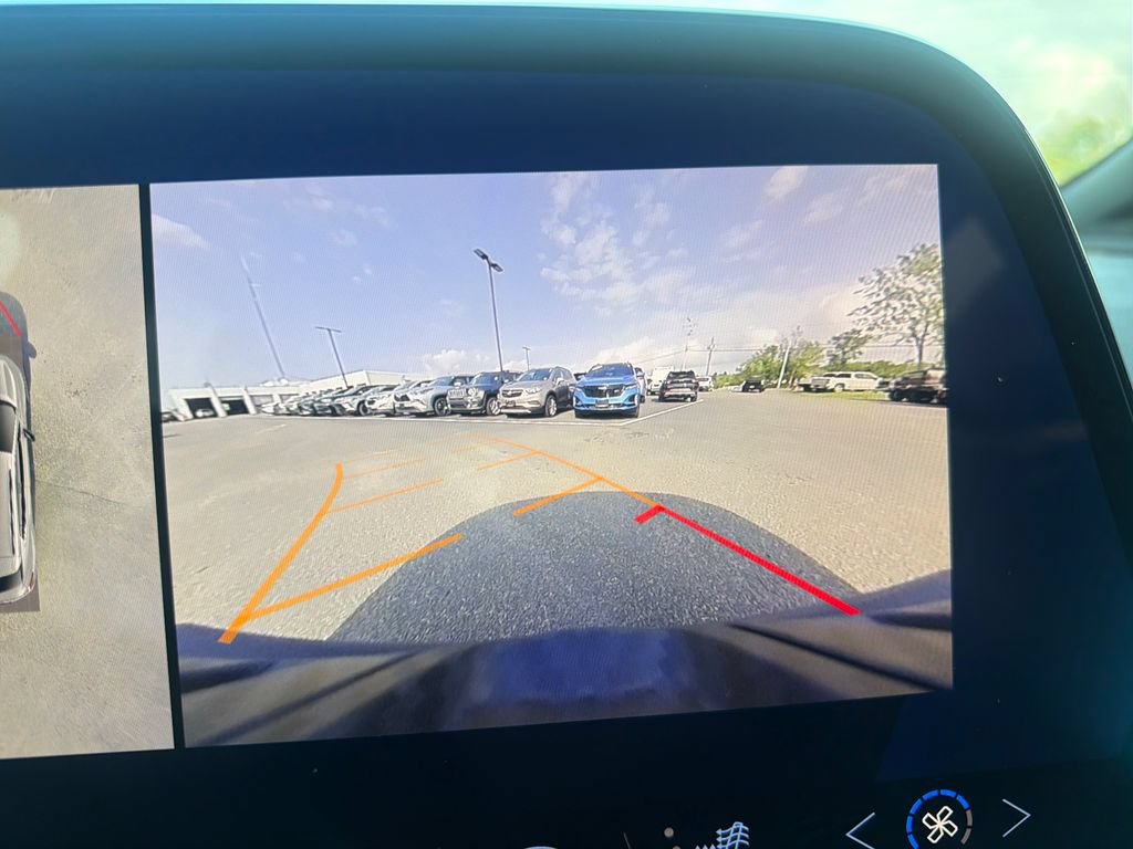 Used 2024 Chevrolet Equinox EV LT AWD/4WD image 17