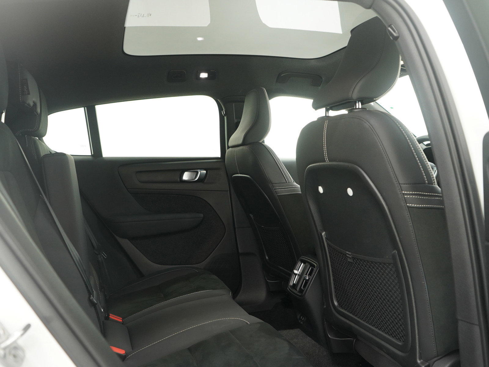 Used 2023 Volvo C40 P8 Recharge Plus image 12