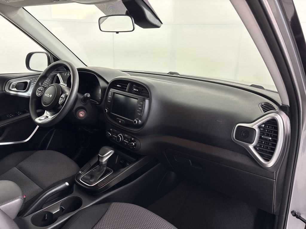 Used 2023 Kia Soul LX image 13