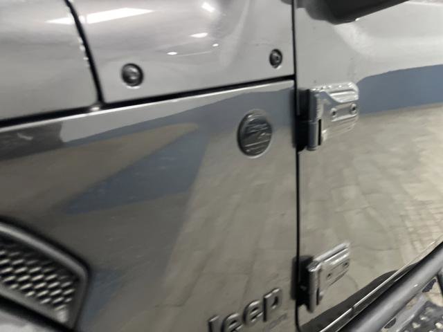 Used 2021 Jeep Gladiator Sport image 35