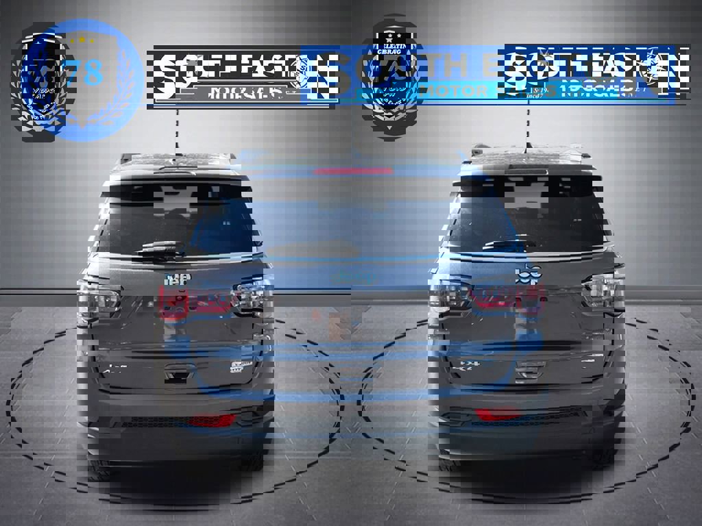 Used 2020 Jeep Compass Latitude image 4