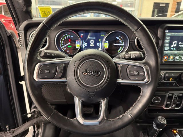 Used 2022 Jeep Wrangler Unlimited Sahara w/ Cold Weather Group AWD/4WD image 13