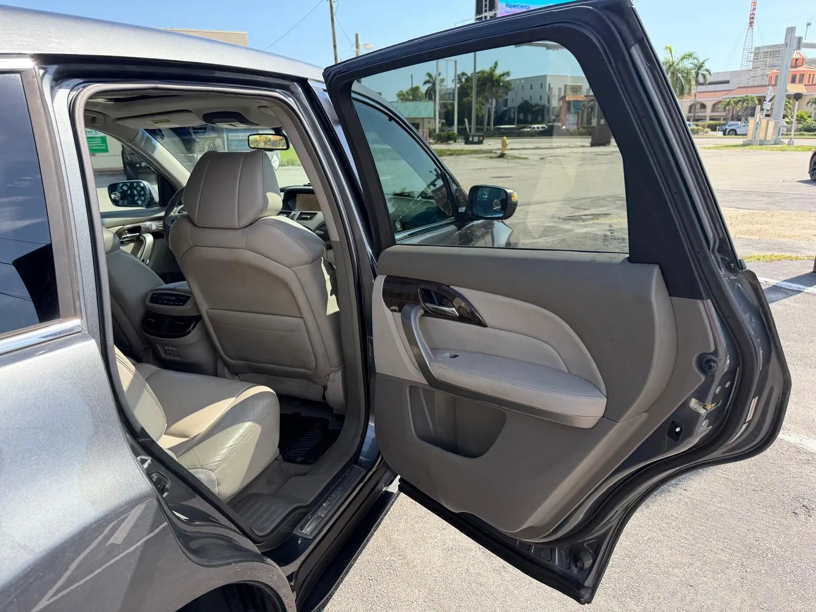 Used 2011 Acura MDX w/ Technology & Entertainment AWD/4WD image 28