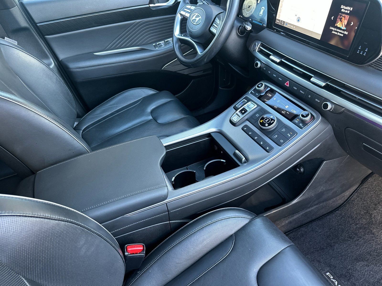 Used 2023 Hyundai Palisade Calligraphy image 18