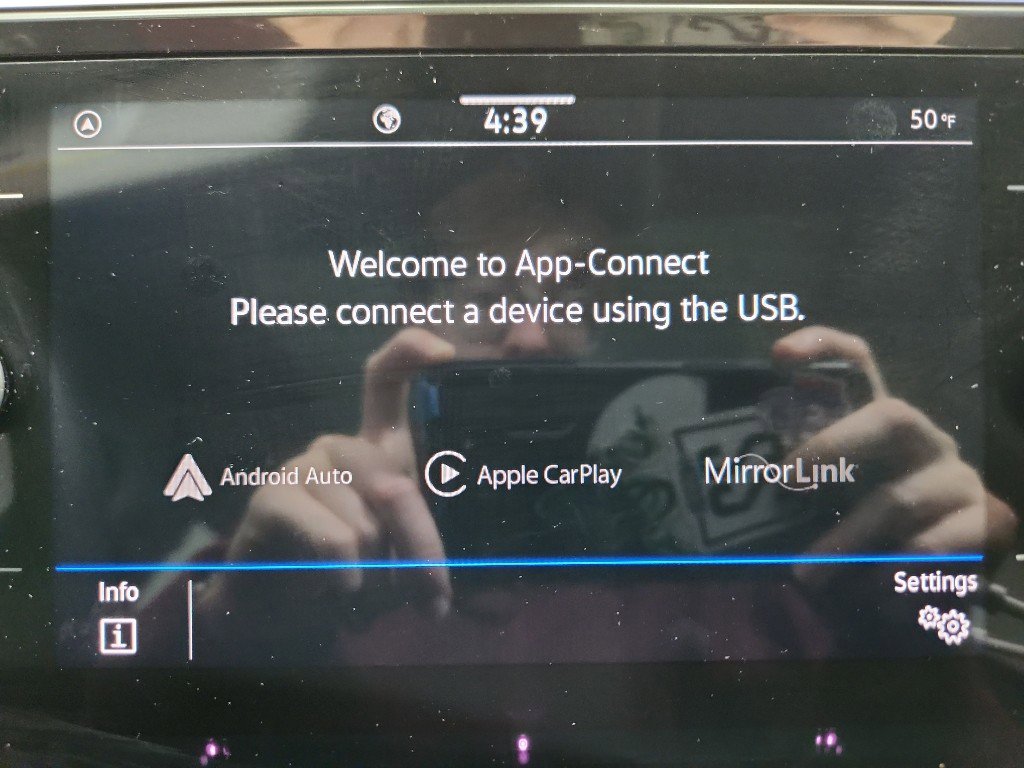 Certified 2023 Volkswagen Tiguan SE w/ Panoramic Sunroof Package image 20