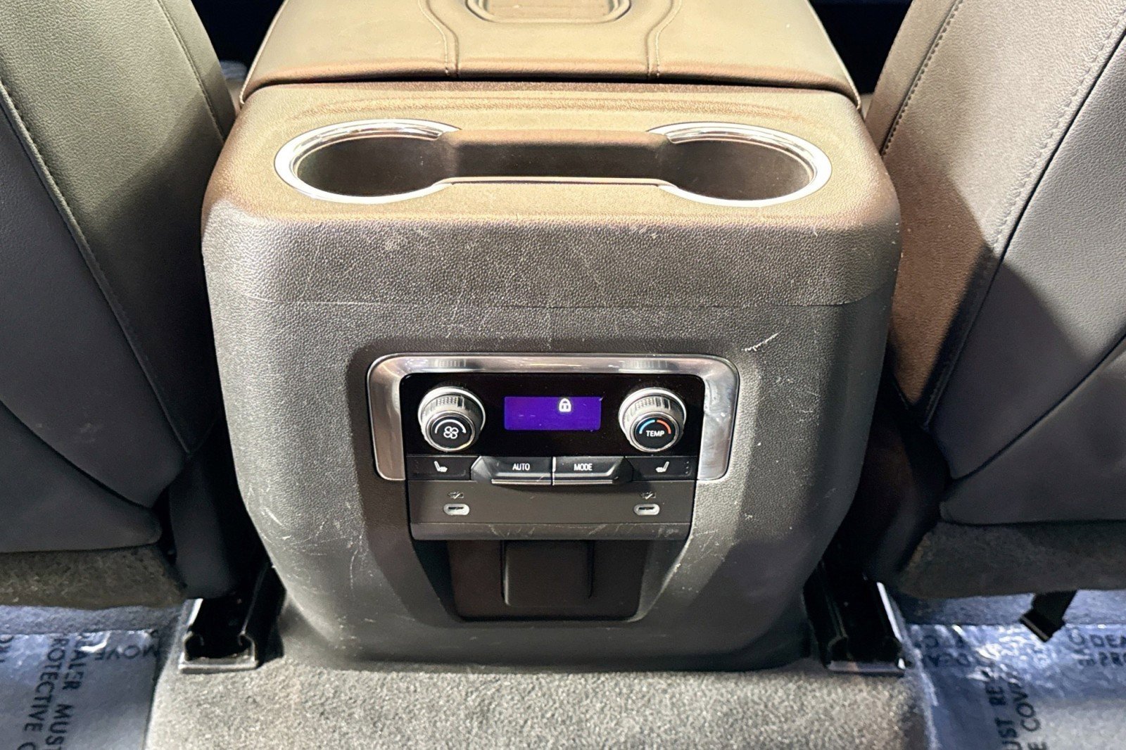 Used 2022 Chevrolet Suburban LT w/ Luxury Package image 24