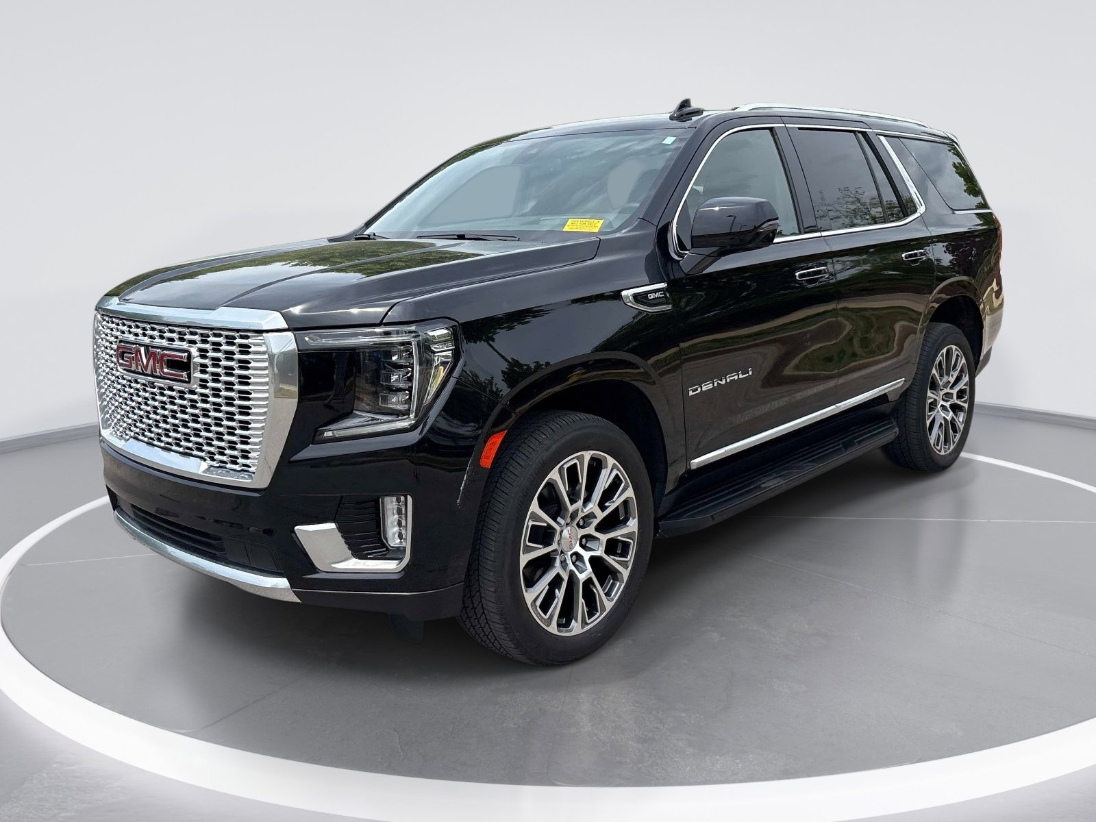 Certified 2022 GMC Yukon Denali RWD image 3