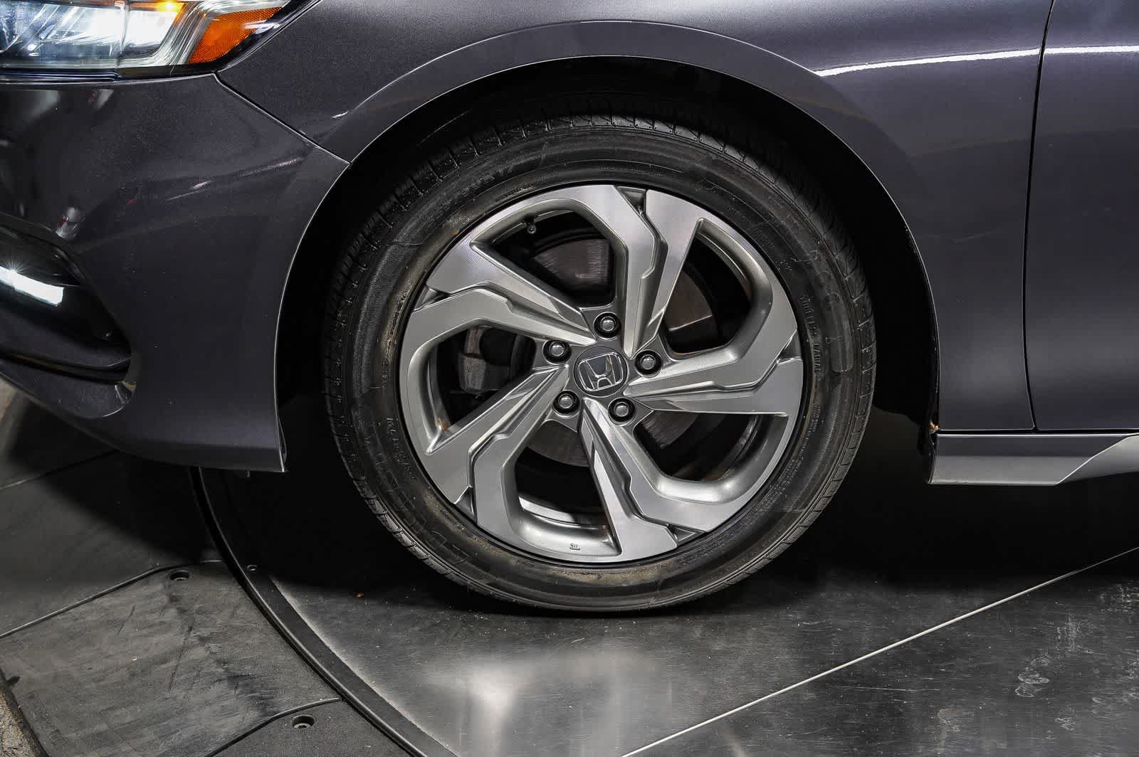 Used 2018 Honda Accord EX image 9