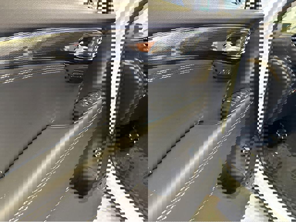 Used 2023 Buick Envision Essence w/ Sport Touring Package image 16