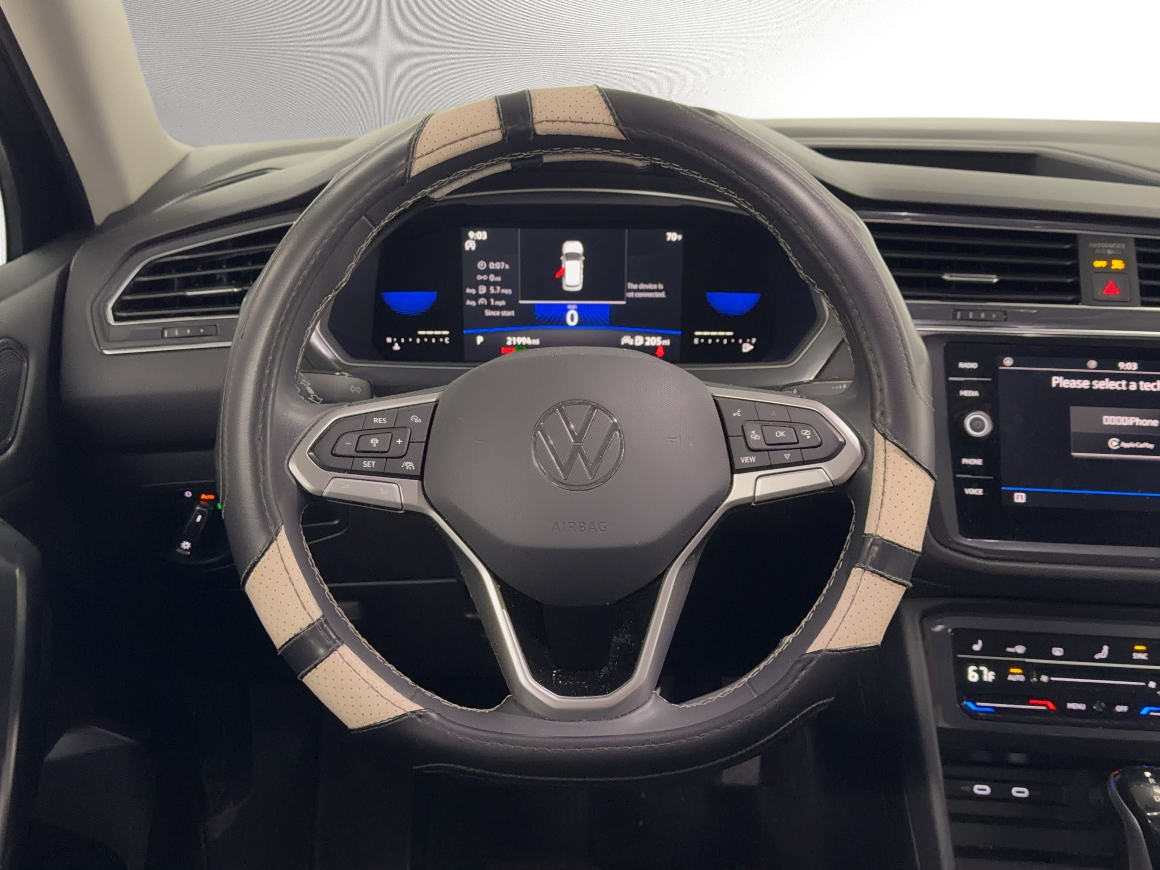 Used 2022 Volkswagen Tiguan SE FWD image 19