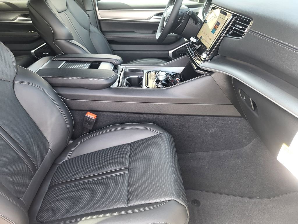 New 2026 Jeep Grand Wagoneer L 4WD image 13