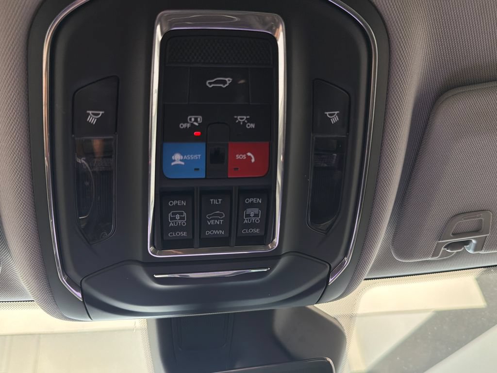 Used 2022 Jeep Grand Cherokee Limited 4xe w/ Luxury Tech Group II AWD/4WD image 31