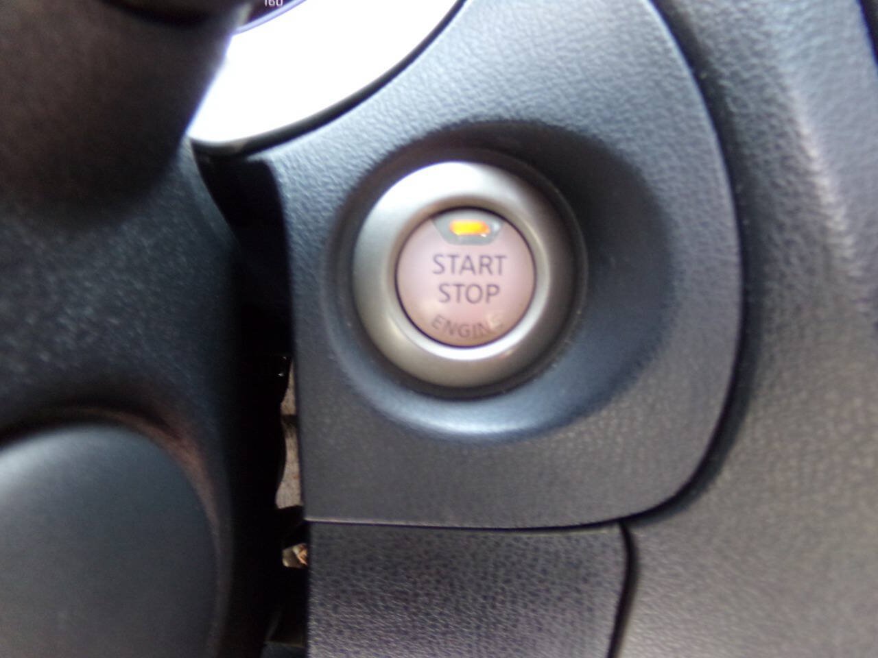 Used 2012 Nissan Juke SL AWD/4WD image 24