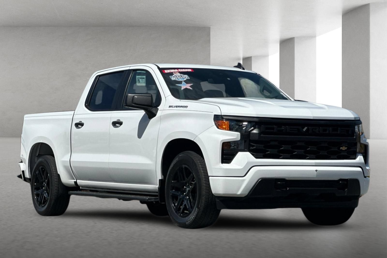 Used 2023 Chevrolet Silverado 1500 Custom RWD image 2