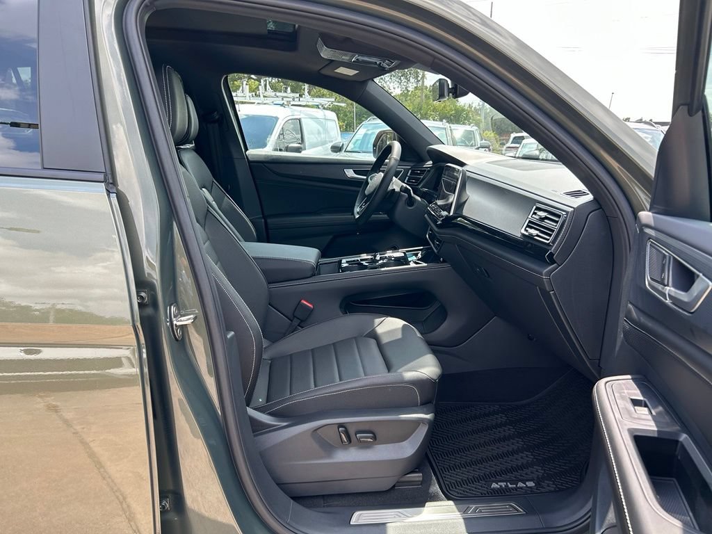 New 2026 Volkswagen Atlas Cross Sport SEL R-Line AWD/4WD image 38