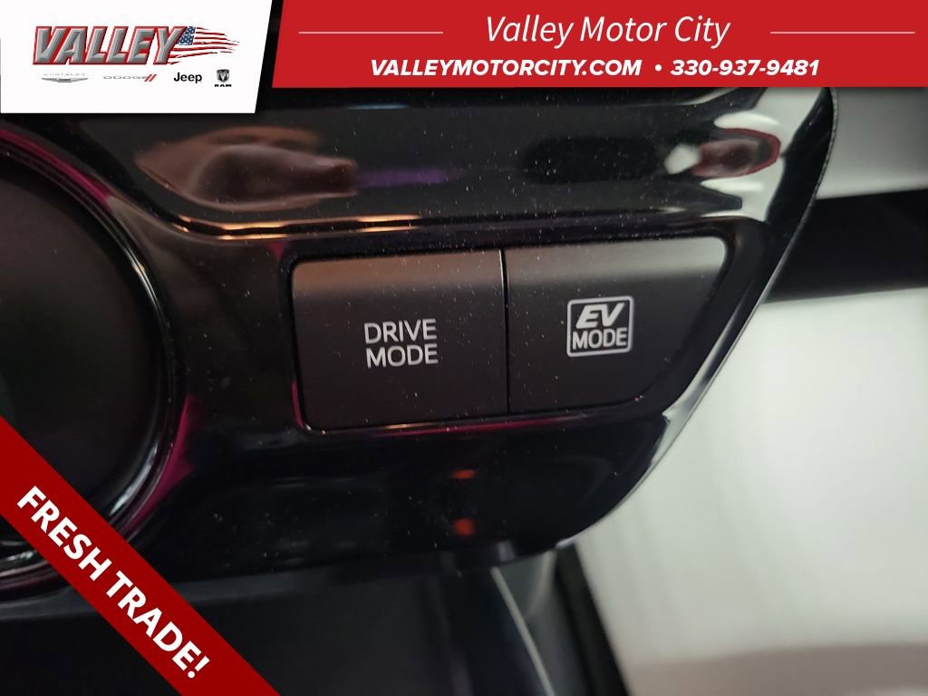 Used 2022 Toyota Prius LE image 36