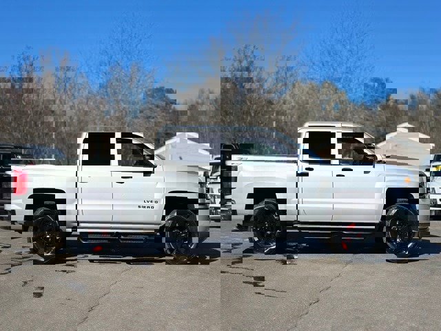 Used 2018 Chevrolet Silverado 1500 LTZ Z71 w/ Redline Edition image 6