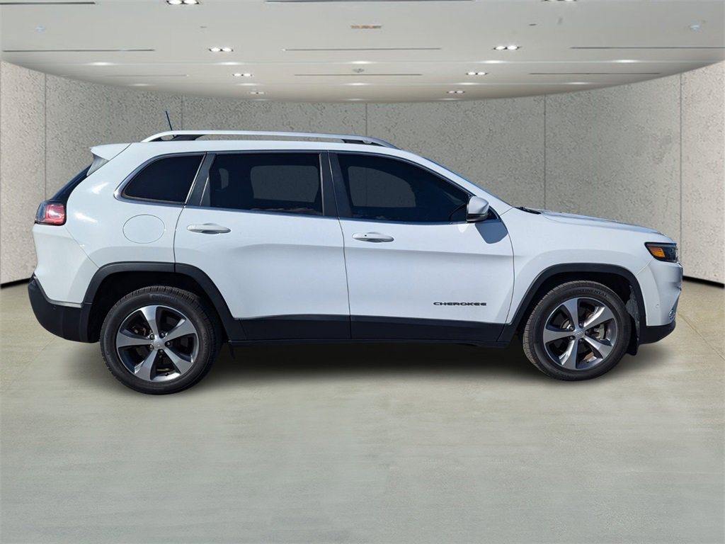Used 2021 Jeep Cherokee Limited w/ Elite Package image 2