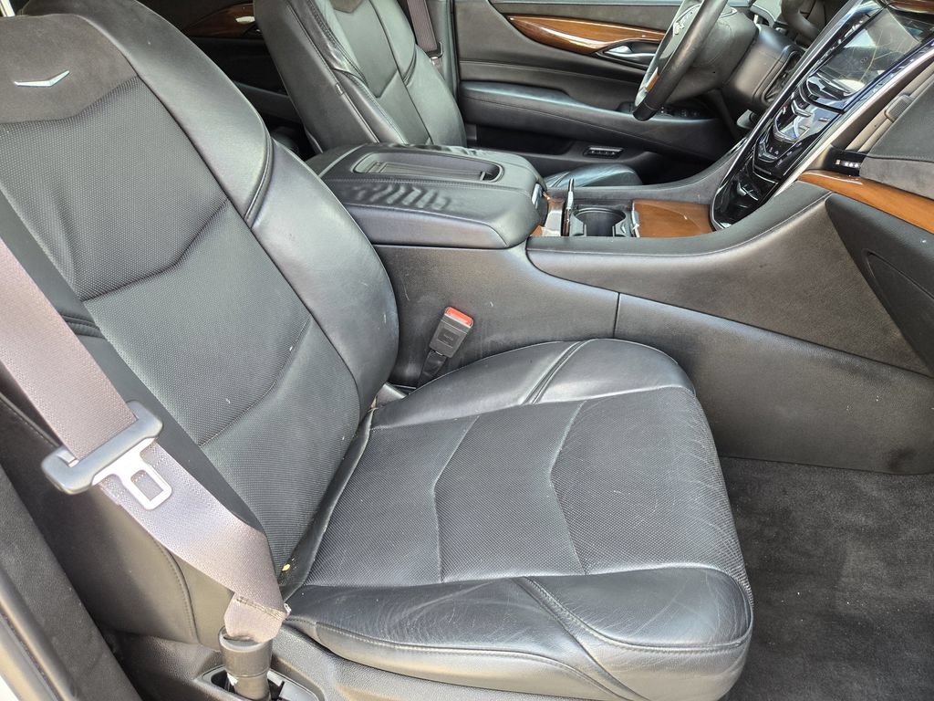 Used 2017 Cadillac Escalade Luxury RWD image 11