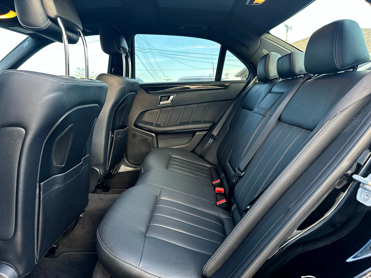 Used 2016 Mercedes-Benz E 400 Sedan image 30