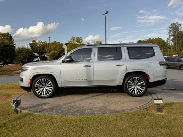 Used 2023 Jeep Grand Wagoneer Series III AWD/4WD image 4