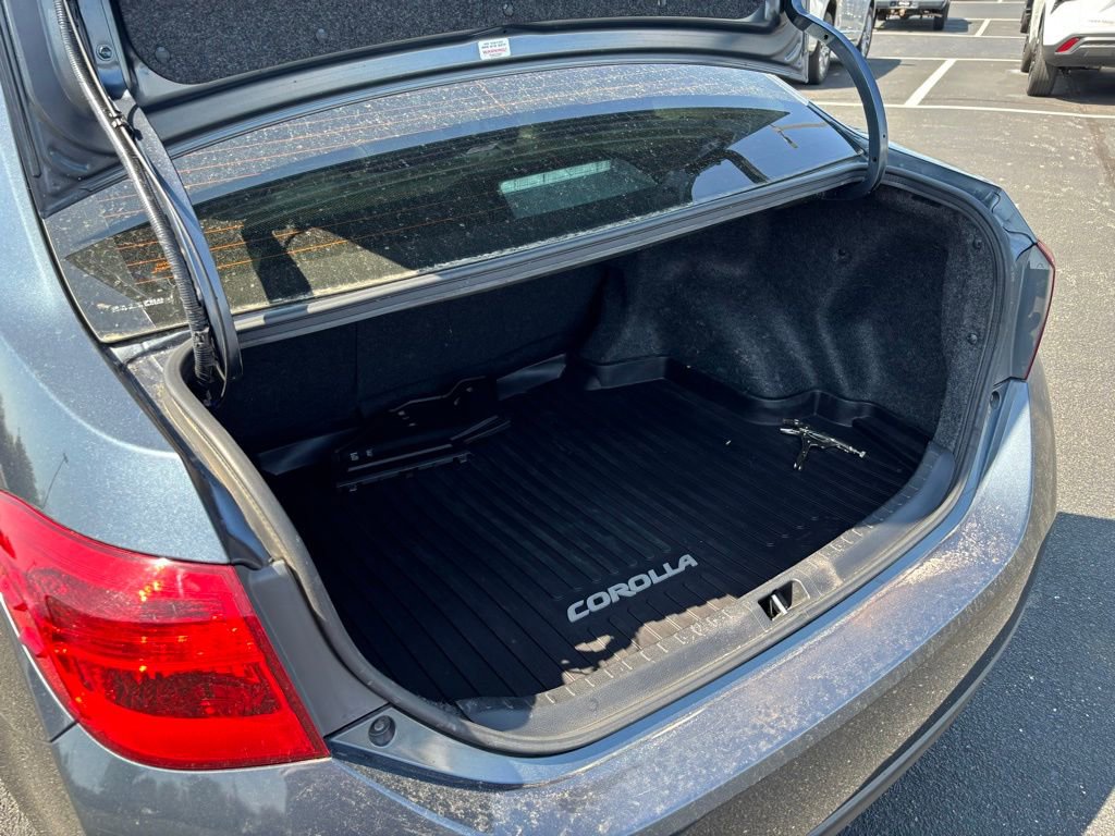 Used 2019 Toyota Corolla SE FWD image 17