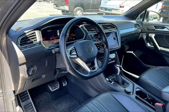 Used 2022 Volkswagen Tiguan SE R-Line image 13