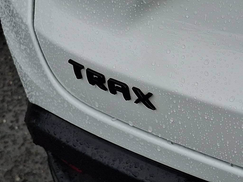 Certified 2024 Chevrolet Trax RS FWD image 30