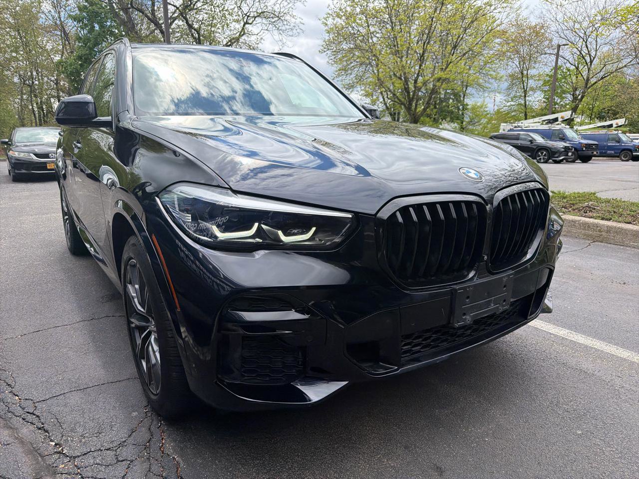 Used 2022 BMW X5 xDrive40i w/ M Sport Package AWD/4WD image 3