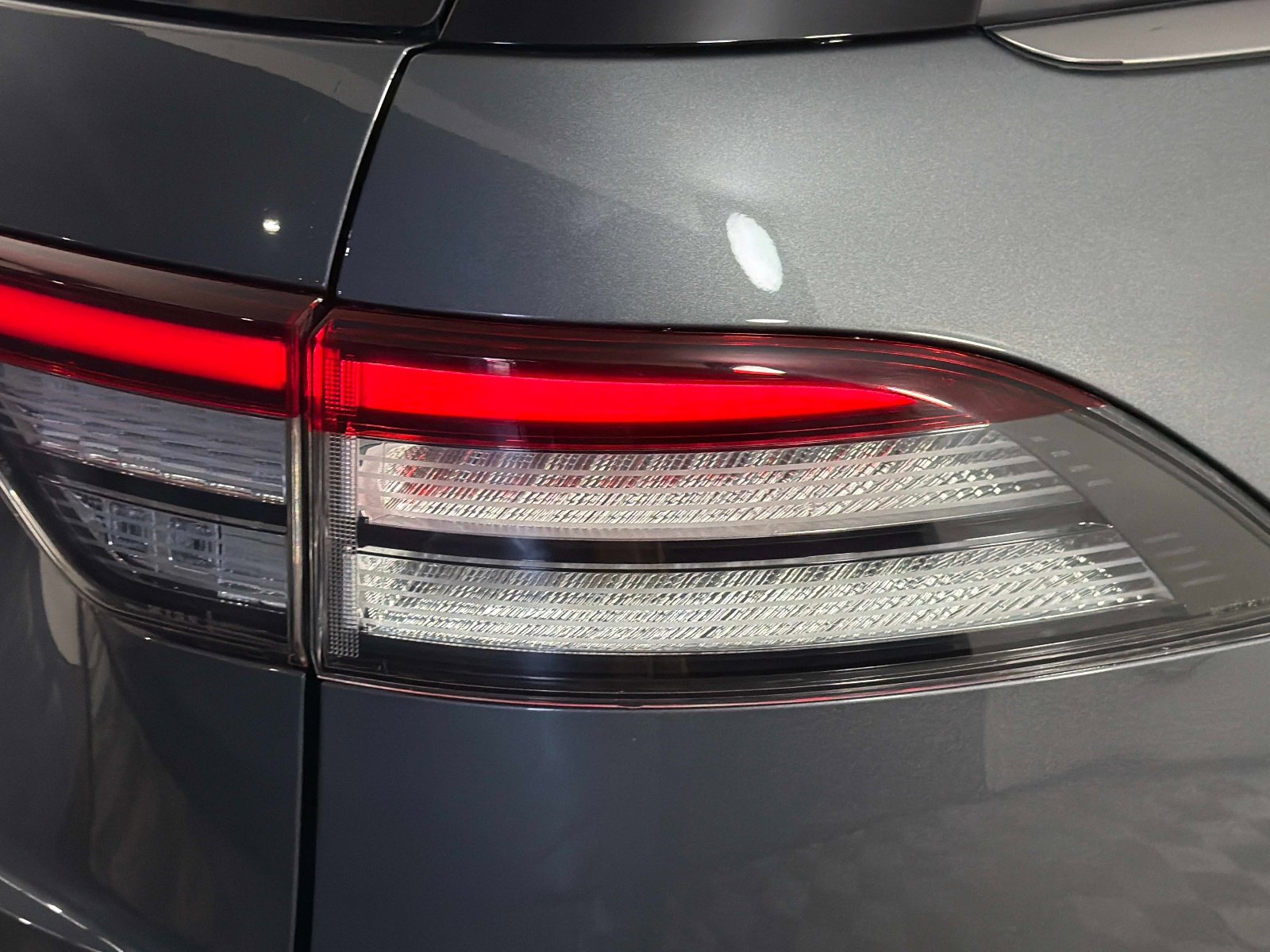 Used 2025 Lincoln Aviator Reserve w/ Equipment Group 201A AWD/4WD image 16