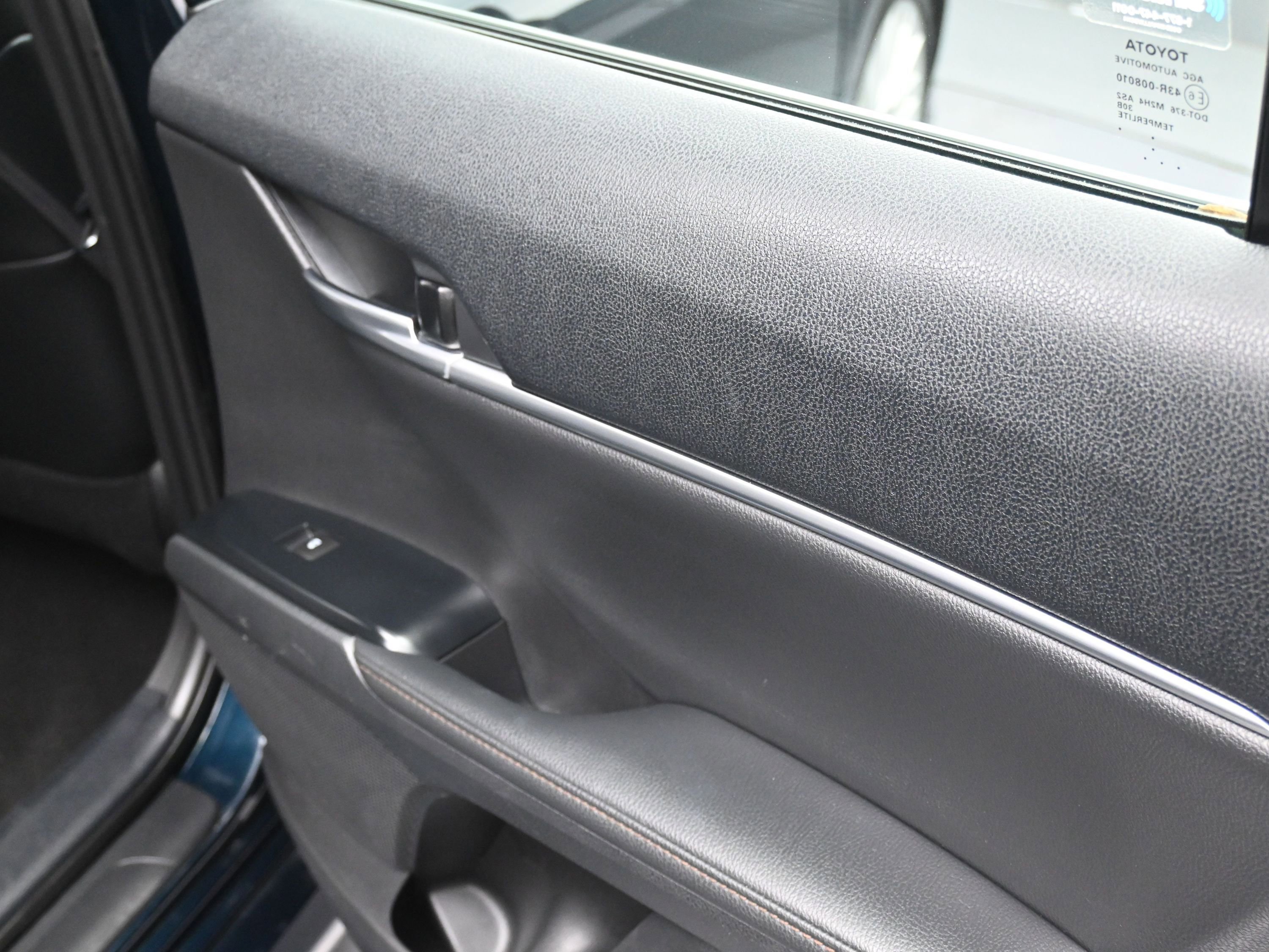 Used 2020 Toyota Camry XLE image 23