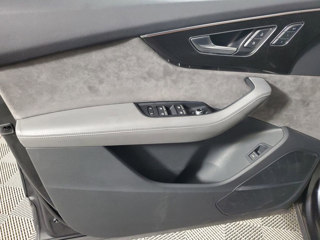 Used 2021 Audi SQ7 Premium Plus AWD/4WD image 18