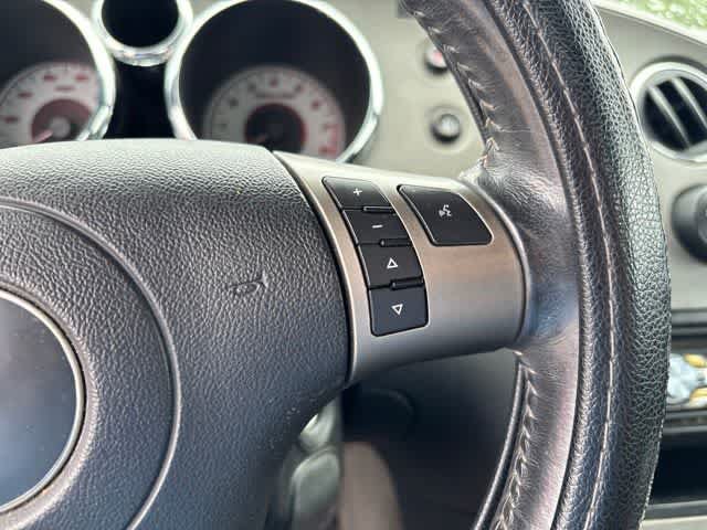 Used 2006 Pontiac Solstice Convertible w/ Premium Package RWD image 13