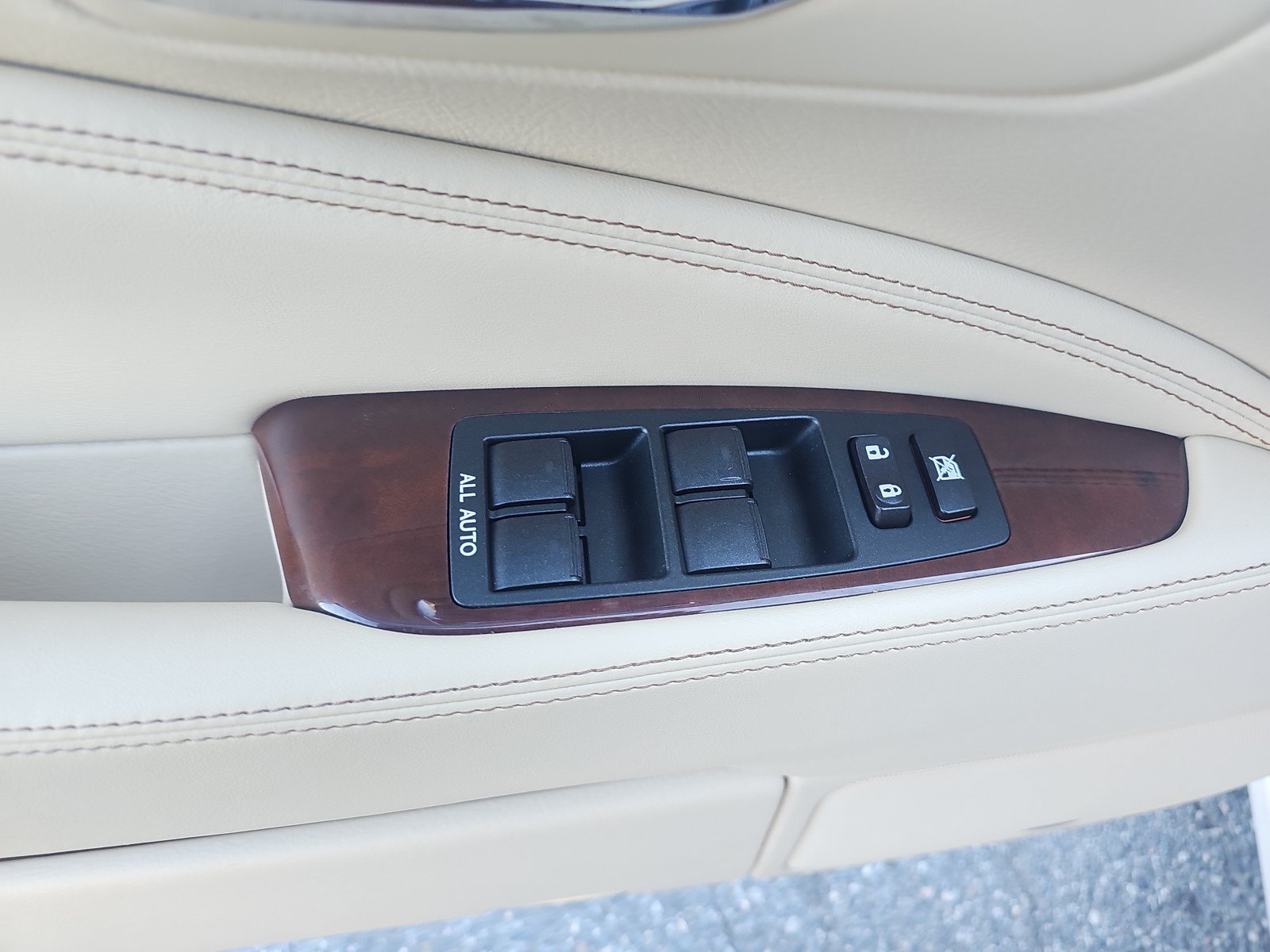 Used 2015 Lexus LS 460 L RWD image 12