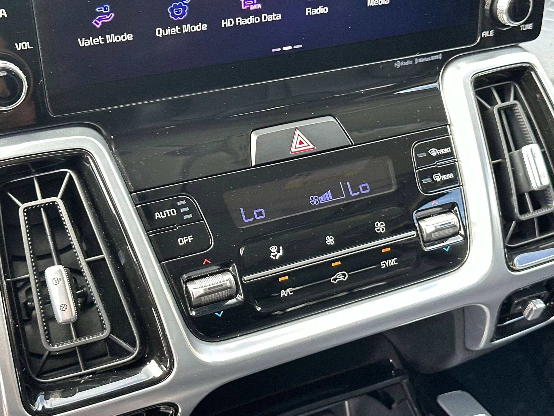 Certified 2023 Kia Sorento SX AWD/4WD image 16